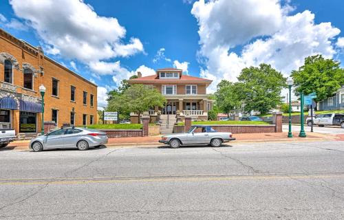 Siloam Springs House | The Uptown Suite at The Historic Connely Harrington