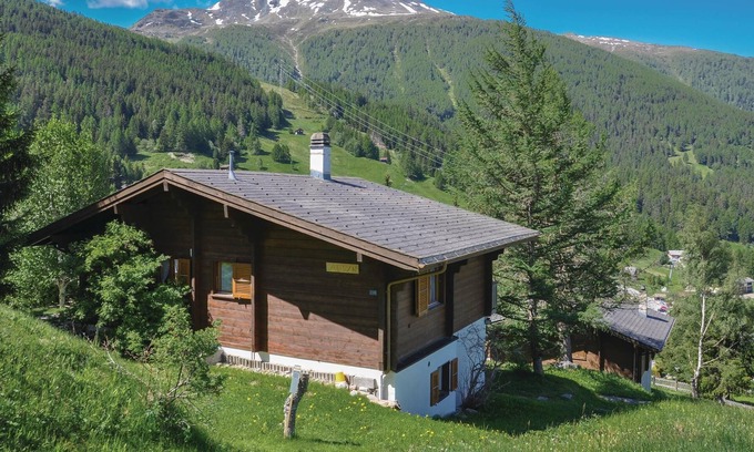 Buerchen House | The vacation home Chalet Audyn in Bürchen was renovated in 2015 and is distributed over two floors o