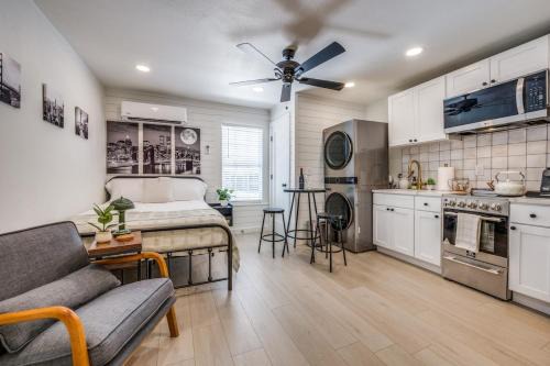 Denton Apartment | The Vanderbilt Mansion Apt 10 Near Downtown & TWU