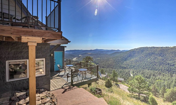 Evergreen Cabin | The View at Mountain Retreat By Red Rocks & Golden