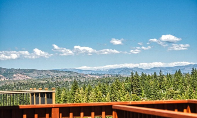 Groveland House | The View at Pine Mountain Lake