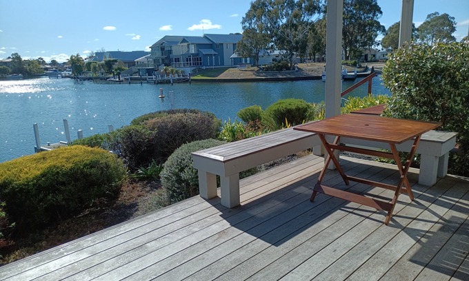 Paynesville House | 'The View' 🌞 @Captains Cove Waterfront