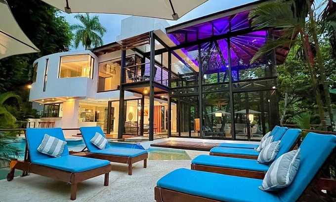 El Cerro House | The Villa Mariana with Chef & Staff