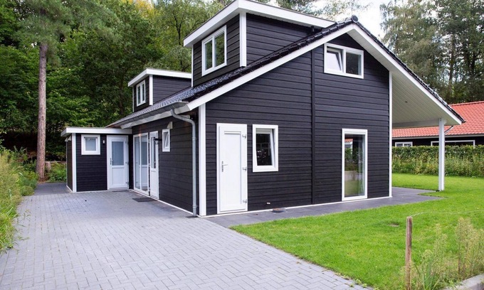 Municipality of Rhenen House | The villas for 8 people are sunny and with 4 bedrooms and 2 bathrooms offer all the space you need!
