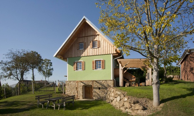 Johnsdorf-Brunn House | "the vineyard", the Kellerstöckl
