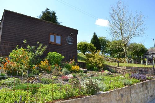Horton in Ribblesdale Cabin | The Warren Lodge Cabin at Ashes Farm, near Settle