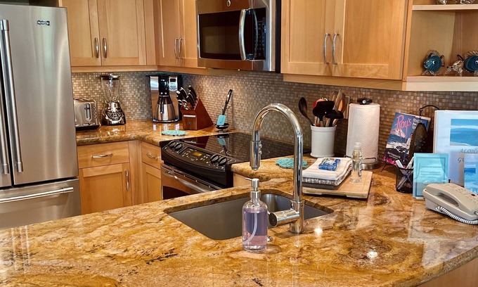 Kaanapali Apartment | The Whaler! ~Beautifully remodeled ground floor courtyard studio~