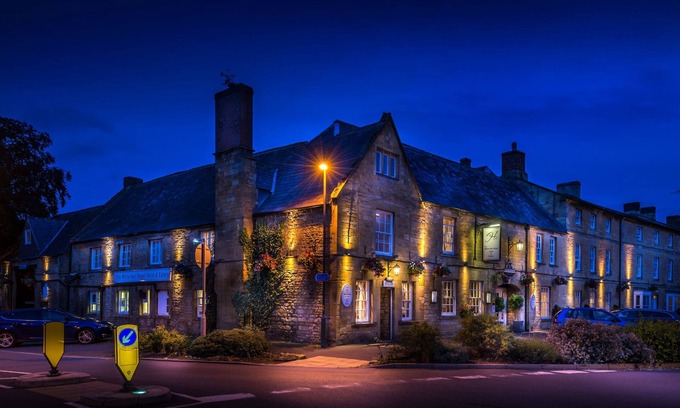 Moreton-in-Marsh Hotel | The White Hart Royal Hotel, Moreton-in-Marsh