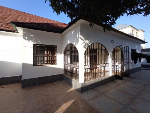 Brufut Villa | The White House No.1