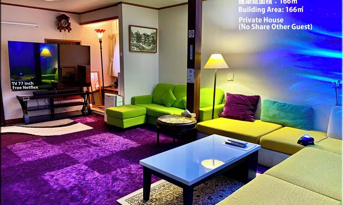 Kisarazu House | The whole building can be rented (only for guests) Long term welcome Outlet 7 min walk 11 people 1 bedding per person, no hassle Max 12 people, clean, spacious with Japanese style rooms 4 free parking spaces 4 bedrooms BBQ reservations possible