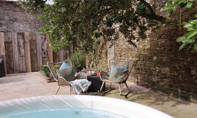 Chillington House | The Wild Hare - a cottage that sleeps 2 guests in 1 bedroom