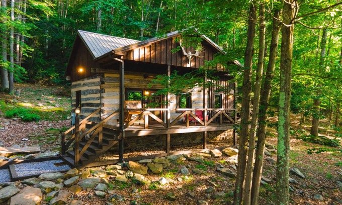 Goldbond Cabin | The Wilderness Lodge at Four Fillies Lodge
