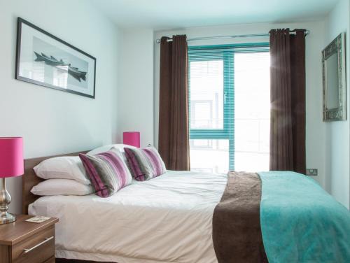 Woking Apartment | The Willow Suite