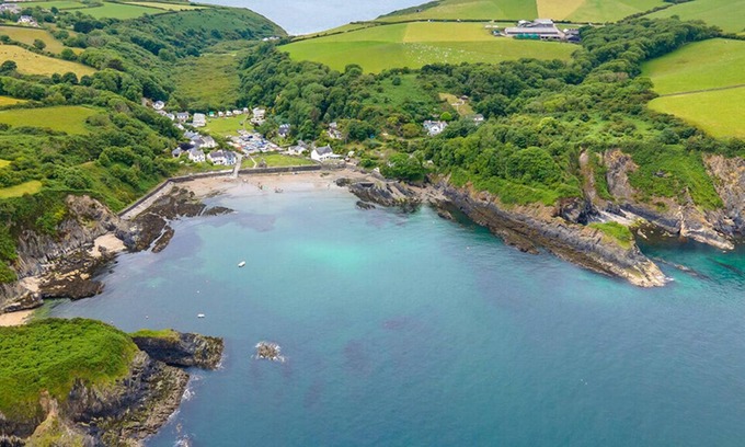 Dinas Cross House | The Willows Dinas Cross, Holiday Home Dinas, Sleeps 5, 3 bedrooms, bathrooms