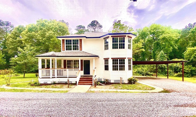 Pineville House | -The Wonder at Woodcreek- Top neighborhood! Near all amenities! Near hospitals!