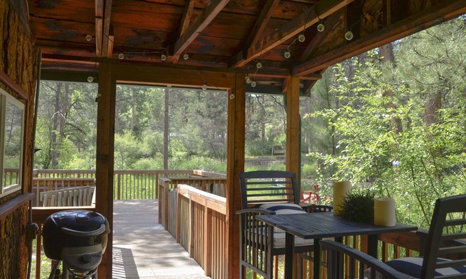 Drake Cabin | The Woolly Bugger Inn