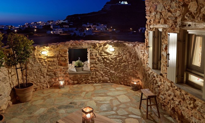 Chora Folegandros Apartment | "Themonies Luxury Suites" offer a unique accommodation