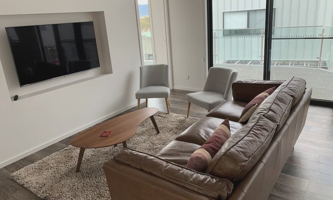 Jindabyne House | TheNix10 - Premium pet friendly accommodation in the heart of Jindabyne