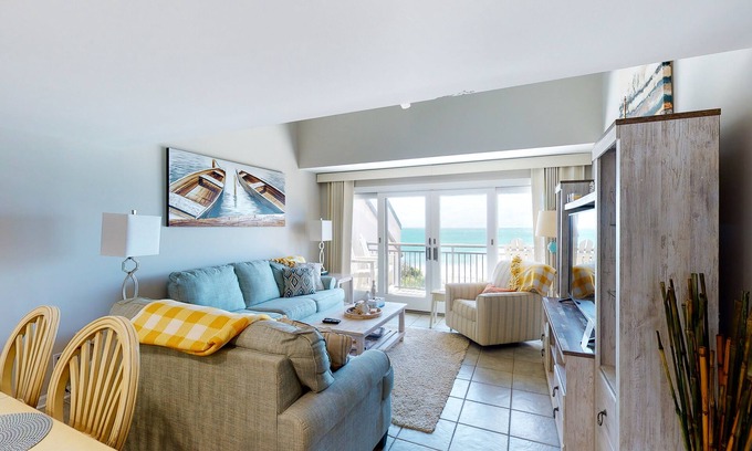 Pine Knoll Shores Condo | Third-Floor Condo in Direct Oceanfront Building w/Shared Pool, WiFi, & Balcony