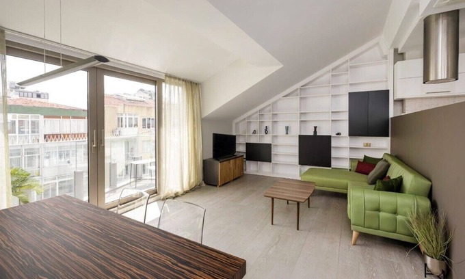 Macka Apartment | This apartment is a 2 bedroom(s), 2 bathrooms, located in Şişli, İstanbul.