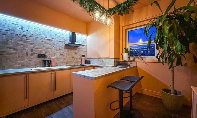Manchester City Centre Apartment | This apartment is a 3 bedroom(s), 1.5 bathrooms, located in Manchester, England.