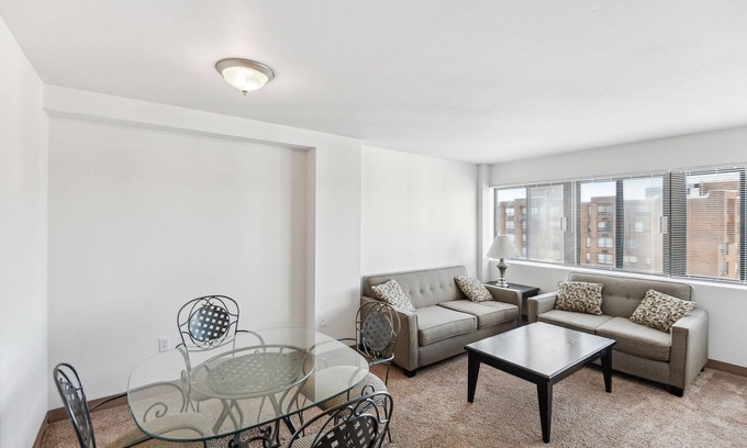 Downtown Harrisburg Apartment | This apartment is a 1 bedroom(s), 1 bathrooms, located in Harrisburg, PA.