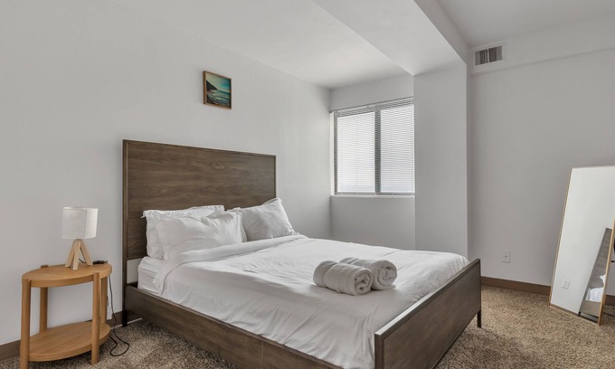 Downtown Harrisburg Apartment | This apartment is a 1 bedroom(s), 1 bathrooms, located in Harrisburg, PA.