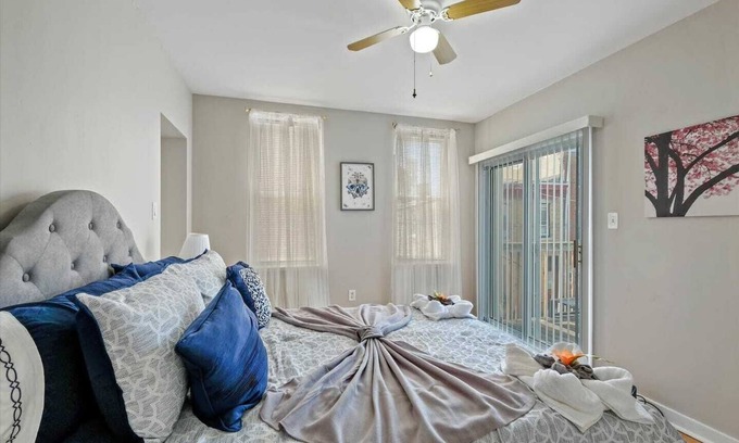 Graduate Hospital Apartment | This apartment is a 1 bedroom(s), 1 bathrooms, located in Philadelphia, PA.