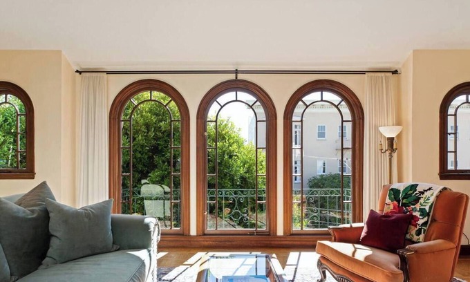 Noe Valley Condo | This condominium is a 2 bedroom(s), 2 bathrooms, located in San Francisco, CA.
