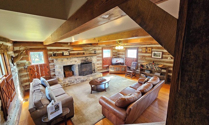 Winchester House | This house is a 2 bedroom(s), 2 bathrooms, located in Winchester, VA.