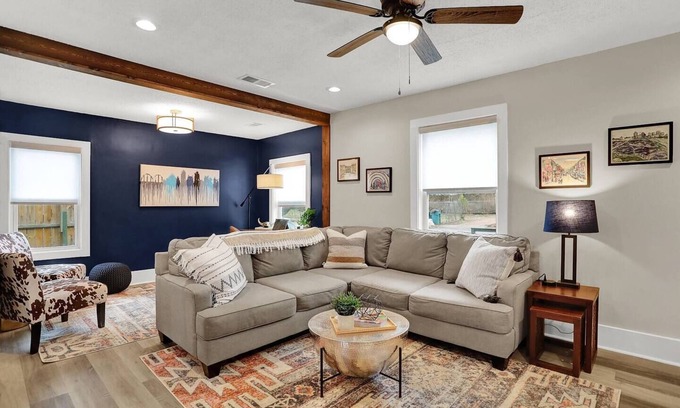 East Memphis House | This house is a 2 bedroom(s), 1 bathrooms, located in Memphis, TN.