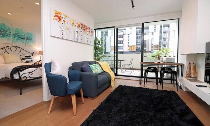 South Yarra Apartment | This lovely modern apartment in the prime location of South Yarra