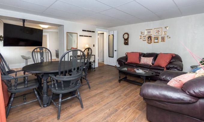 Massillon Apartment | This Old House - Lofty Suite