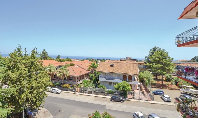 Giarre Apartment | This spacious and bright apartment is located only 4 km from the beach and in the middle of the Sici