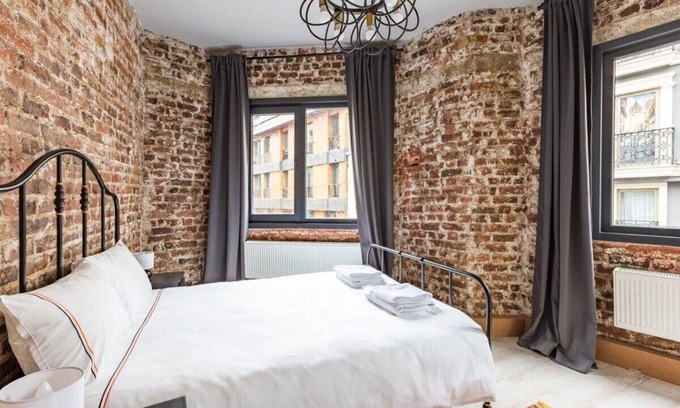 Tophane House | This special place is close to everything, making it easy to plan your visit