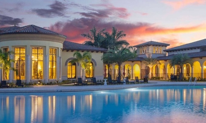 Gran Paradiso House | This townhouse is a 3 bedroom(s), 2.5 bathrooms, located in Venice, FL.