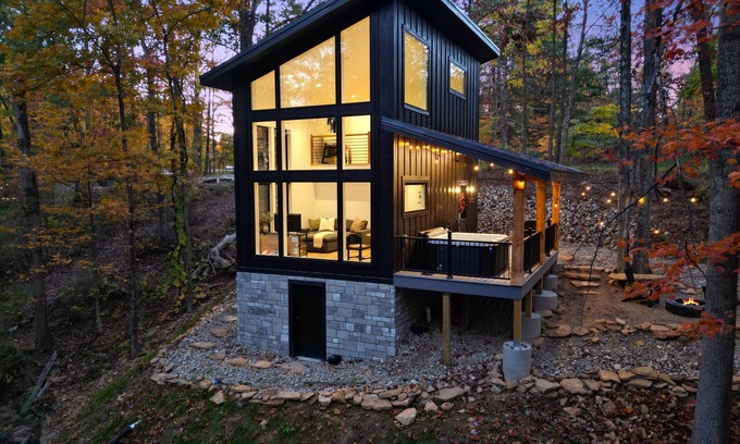 Laurelville Cabin | Thompson Retreat | Perfect Couples Getaway