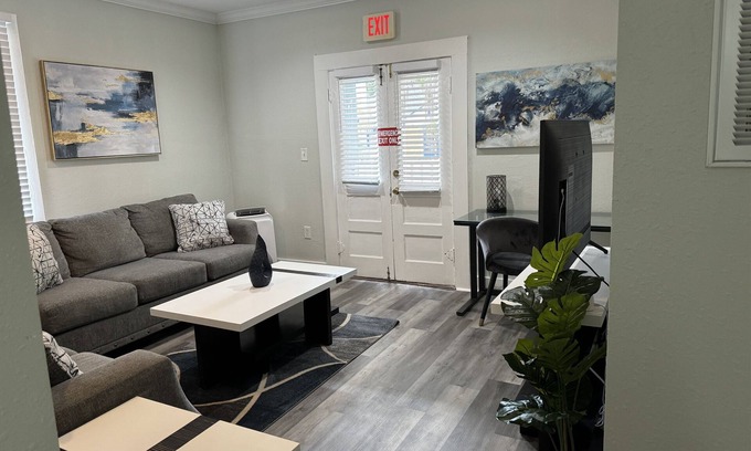 Lake Eola Heights Apartment | Thornton park oasis 1 bedroom
