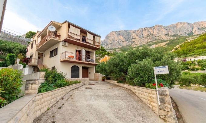 Krvavica Apartment | Three bedroom apartment with terrace and sea view Krvavica, Makarska (A-6749-a)