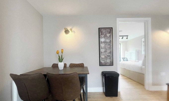 Patchway Apartment | Three bedroom apartment in Gloucester road north