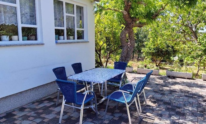 Barbat na Rabu Apartment | Three bedroom apartment with terrace Barbat, Rab (A-23300-a)
