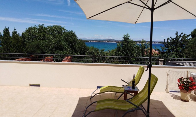 Kraj Apartment | Three bedroom apartment with terrace and sea view Tkon, Pašman (A-8410-a)