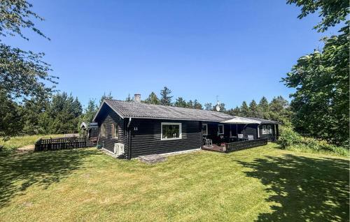 Tversted House | Three-Bedroom Holiday Home In Bindslev