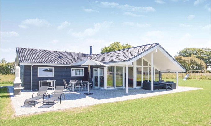 Arø House | Three-Bedroom Holiday Home in Haderslev