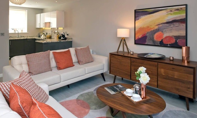 Saint Paul's House | Three bedroom Townhouse Next to Cabot Circus - Hopewell