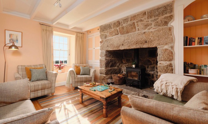 Saint Martin Cottage | Three Chimneys