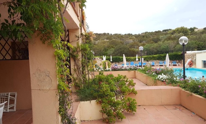 Porto Cervo Resort | THREE-ROOM APARTMENT RESIDENCE WITH SWIMMING POOL IN EXCLUSIVE AREA AND NEAR THE SEA