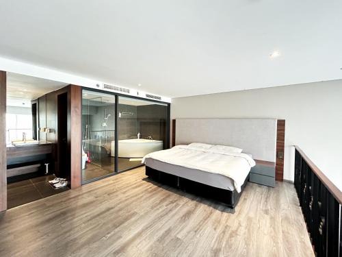 Tay Ho Apartment | THT PentStudio TayHo Hanoi