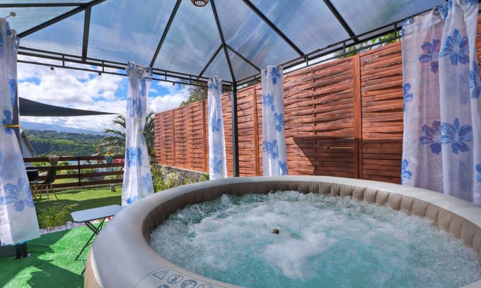 Ravine des Citrons House | Ti kaz' bourbon vanille - Vue montagne, jacuzzi