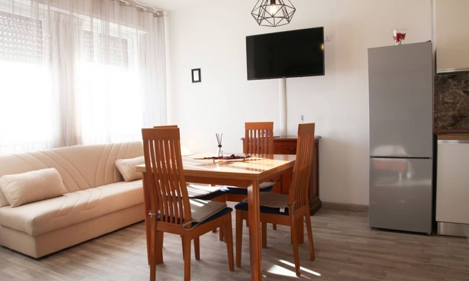 Favaro Veneto House | Tia House - Bright Studio with Private Parking!